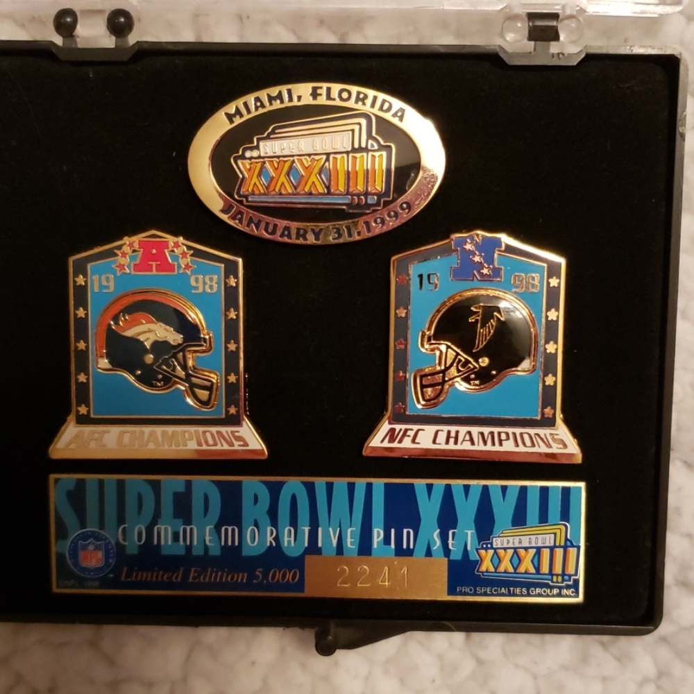 Broncos memorabilia - Picture 2 of 7